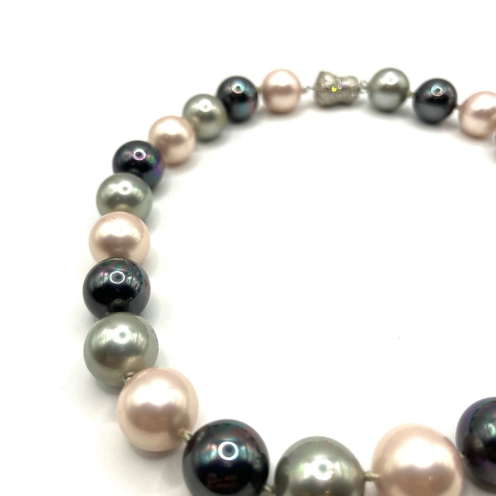 Chic Glass Pearl Necklace in Pink, Silver, Black With Elegant Closure Big Bold - Picture 7 of 12